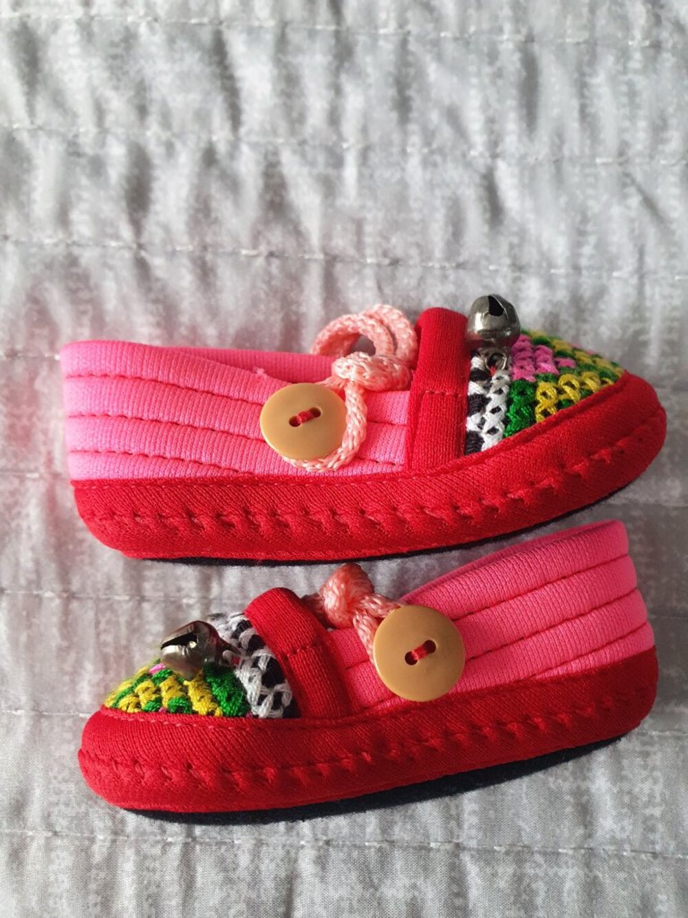 Traditional Embroidered Artisan Baby Slippers Shoes with Bells - Picture 3 of 5